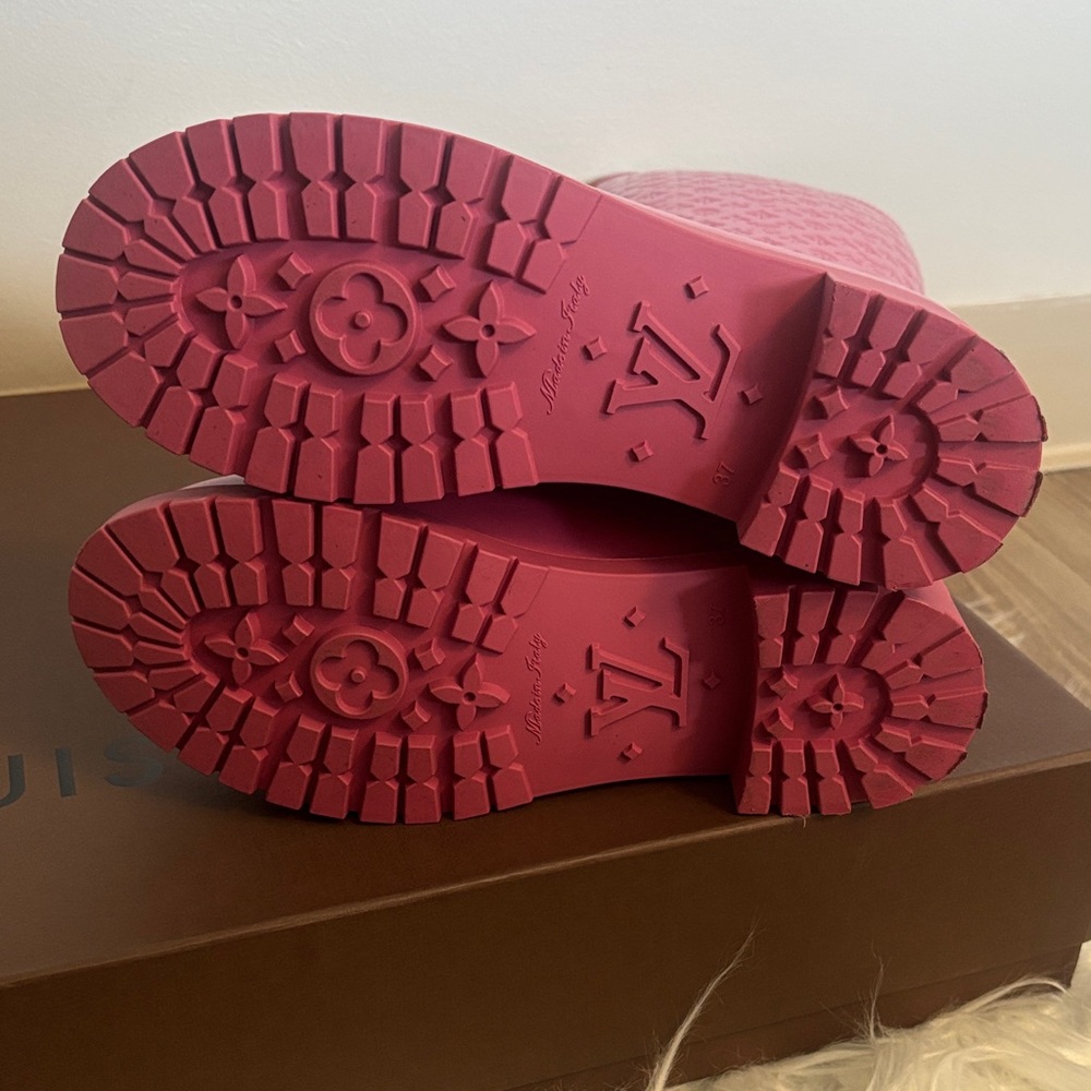 Louis Vuitton Vibrant Pink Rain Boots - Picture 4 of 11